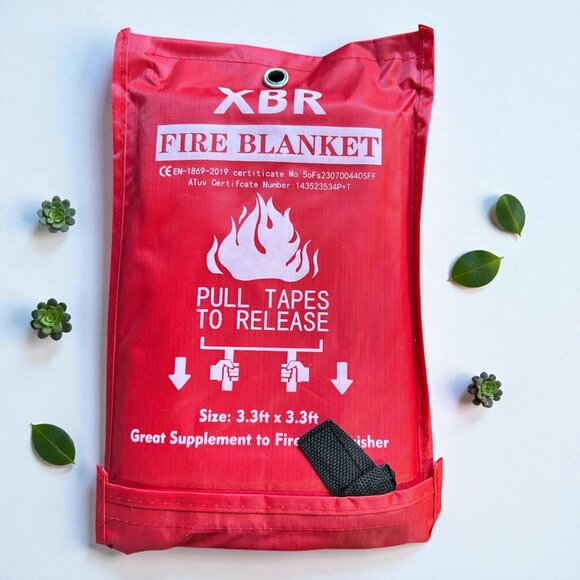Emergency Fire Blanket, Fire Retardant Blanket - Picture 1 of 5